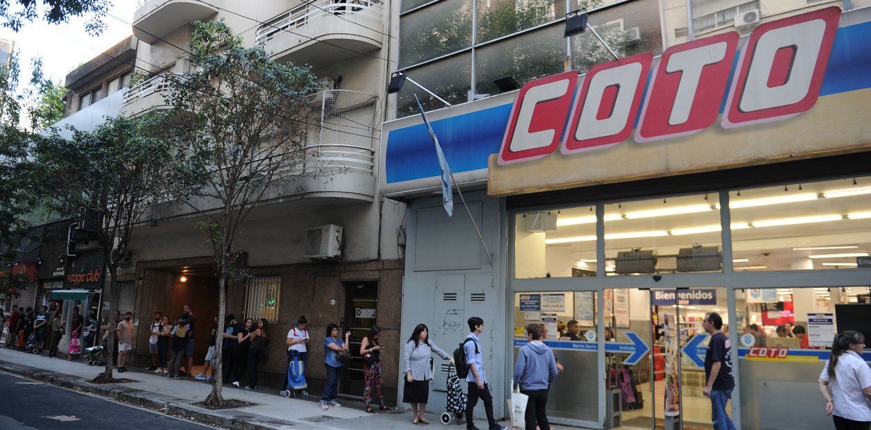 Supermercados pagarán un bono de 5 mil pesos a empleados que trabajen en cuarentena