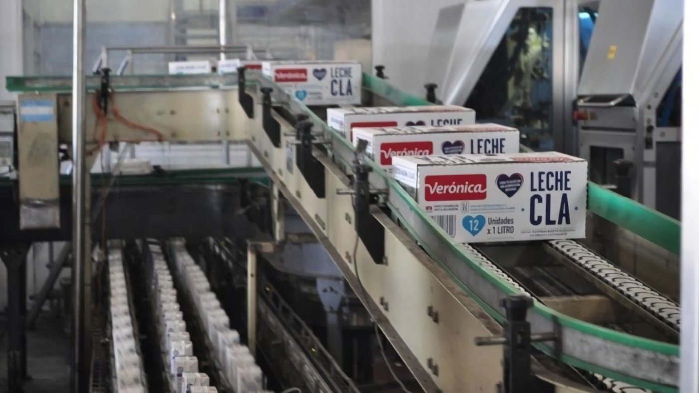 Con ganancias millonarias, la empresa láctea Verónica paga sueldos en 4 cuotas 
