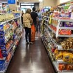 Argentina. Renunciaron quince funcionarios del Ministerio de Desarrollo Social/  Arroyo echó a quien autorizó la compra de alimentos más caros/ Supermercados y Superricos: cuánto ganan, cuánto evaden, cuánto podrían aportar … (Más info)
