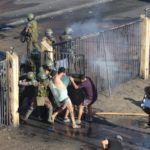 Chile. Carabineros reprimen en la calle y allanan viviendas y detienen a pobladores en Iquique (video)