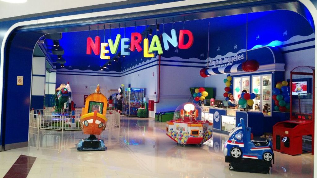Miserables: Neverland suspende todo su personal y la pagará sólo el 30% de sus salarios
