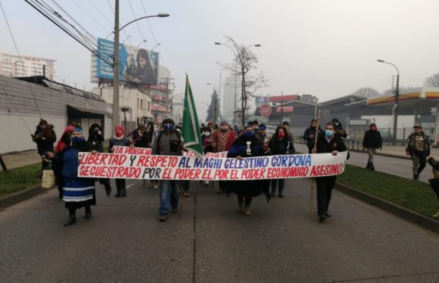 Chile. En Puerto Montt reclaman libertad de los presos mapuche / Se suman a la huelga presos de la cárcel de Lebu