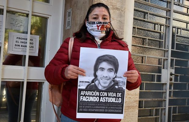 Argentina. Sigue desaparecido Facundo Castro: Un perro ubicó el rastro del joven en uno de los vehículos secuestrados