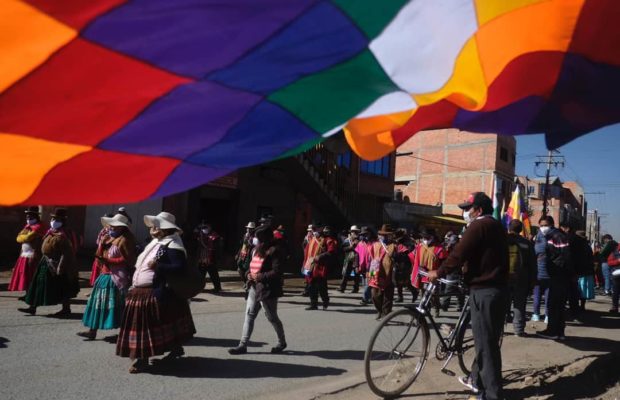 Bolivia. Exigen elecciones mediante una movilización masiva y huelga indefinida (fotos y videos)