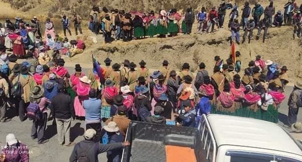 Bolivia. Recrudecen los bloqueos en el tercer día de protestas / Solidaridad desde Argentina