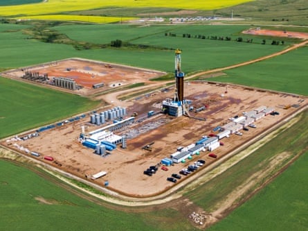 Una operación de perforación petrolera en la Formación Bakken cerca de New Town, Dakota del Norte, el 1 de julio.