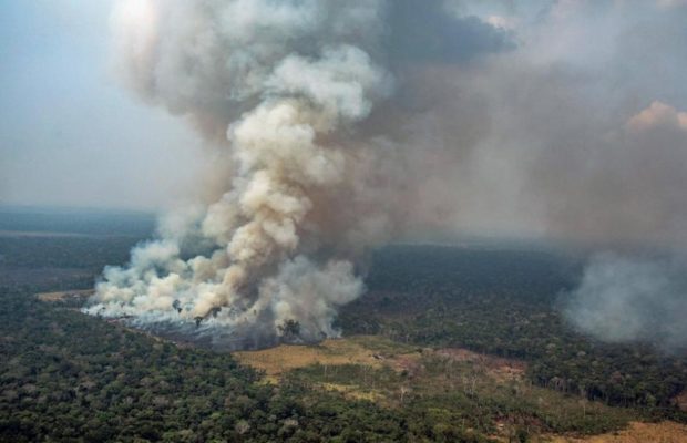 Brasil. Pese a las evidencias, Bolsonaro dice que no crecieron los incendios en la Amazonía