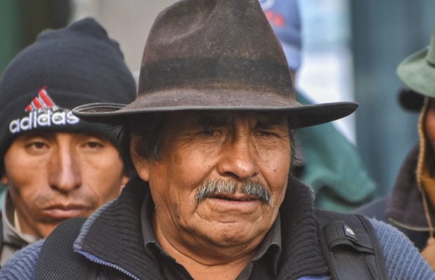 Bolivia. «El Mallku» Felipe Quispe advierte: «Vamos a bloquear meses, años si es posible hasta que se vaya este gobierno transitorio»