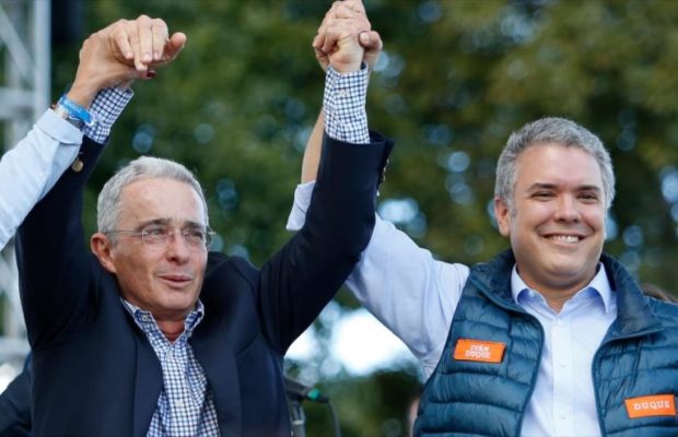 Colombia. Uribe es un patriota genuino, dijo su títere Iván Duque