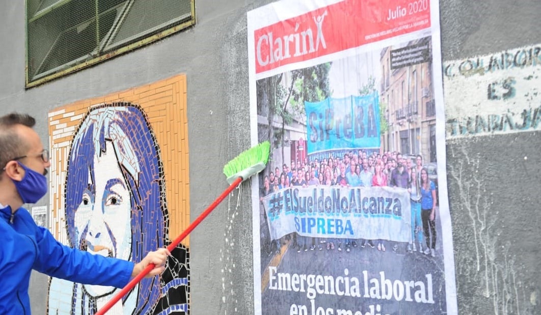 Clarín cumplió 75 años y los periodistas aficharon las paredes pidiendo paritarias