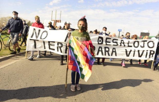 Argentina. Voces solidarias con la recuperación de tierras de Guernica se escucharon en el Obelisco /Luego se armó una caravana hacia la toma (video)