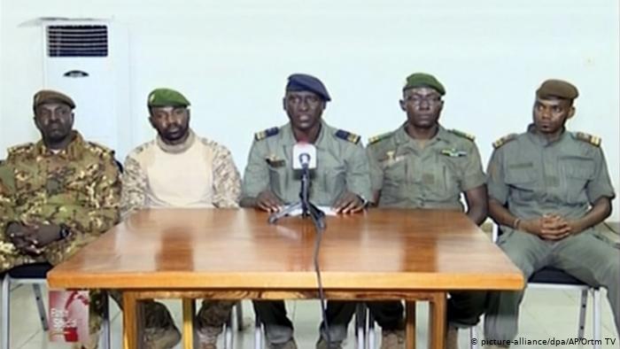 Primera rueda de prensa de los militares golpistas en Mali