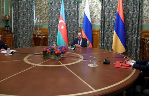 Azerbaiyán – Armenia. Acuerdan alto el fuego en Nagorno Karabaj