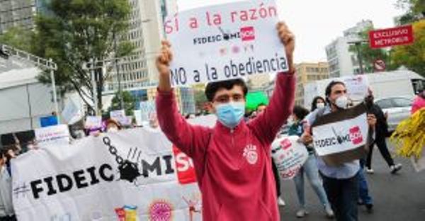 México. Colectivos y científicos protestan en el Senado contra desaparición de fideicomisos
