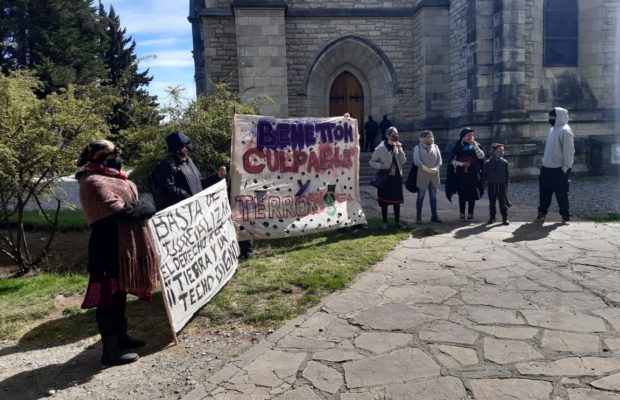 Nación Mapuche. Exhortan a la solidaridad con la comunidad Lafken Winkul Mapu, a la que el gobierno y jueces racistas han decidido desalojar por la fuerza