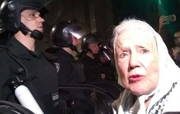 Argentina. Nora Cortiñas: «Las Madres repudiamos la represión en Guernica»