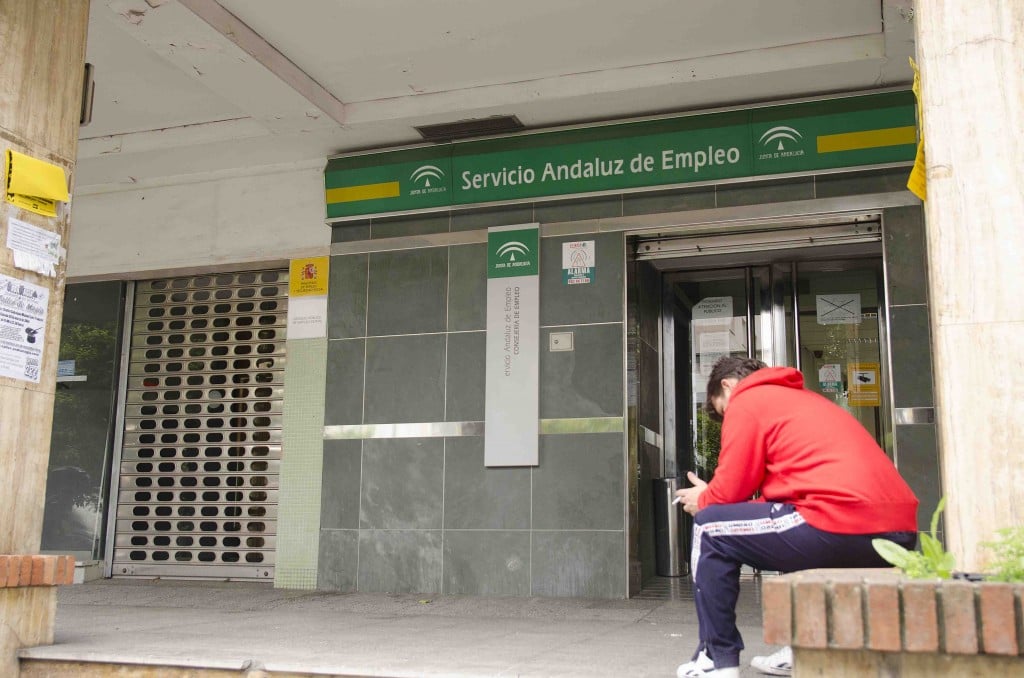 El descenso del paro en Andalucía ha representado sólo el 6,9% de la bajada registrada en todo el Estado español