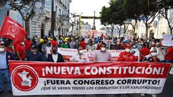 Perú. Sindicatos y organizaciones sociales marcharon por una nueva Constitución