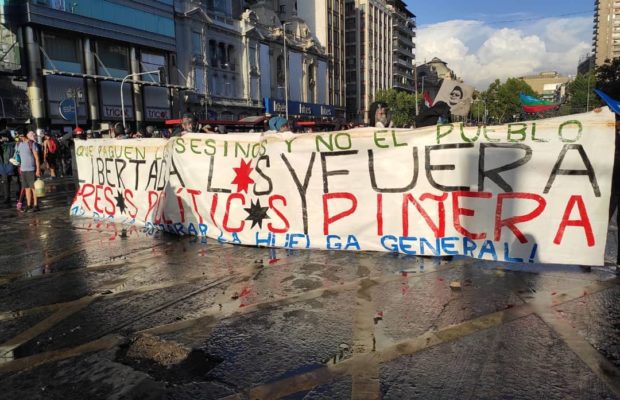Chile. Movilizaciones en todo el país exigiendo renuncia de Piñera // Fuerte represión de Carabineros (videos)