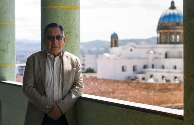Guatemala. Ministerio de Cultura destituye a Francisco Morales Santos, Premio Nacional de Literatura