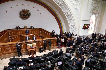 Venezuela.  Instalada nueva Asamblea Nacional