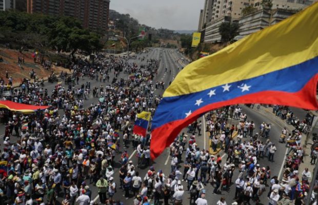 Venezuela. La ironía del capitán contra los fósiles de la democracia burguesa