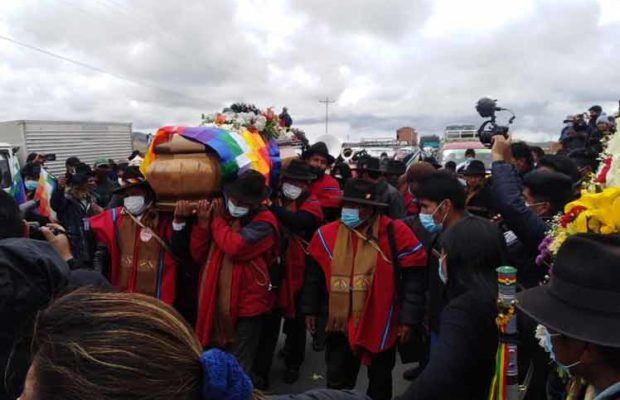 Bolivia. Multitud despide a referente del movimiento indígena en Bolivia (+Fotos)