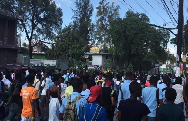 Haití. Aumentan las protestas pidiendo la renuncia de Moise y en denuncia por los secuestros de estudiantes