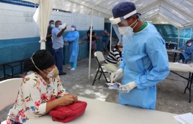 Honduras. Doctor Carlos Umaña: «Las autoridades dan cátedra de ineptitud y fomentan una crisis epidemiológica»