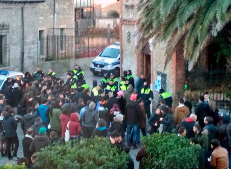 Euskal Herria: Condenan a casi 4 años de prisión a uno de los detenidos en la Nochevieja de 2019 en el Gaztetxe de Gasteiz
