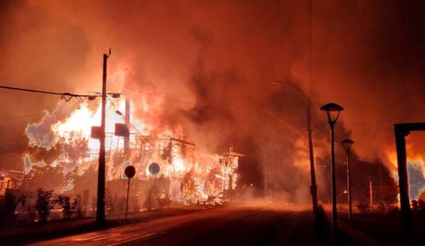 Chile. Bronca popular después del asesinato del joven en Panguipulli: Diez edificios públicos fueron incendiados / Exigen disolución de Carabineros