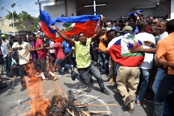 Haití. Poder judicial determina el fin de la presidencia de Jovenel Moïse, pero éste recibe el apoyo de EEUU