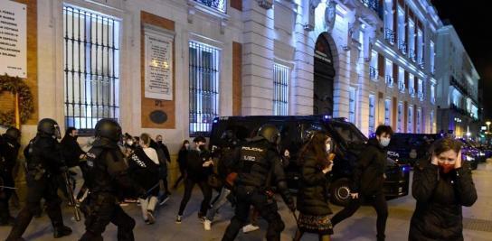 Segunda noche consecutiva de disturbios en las protestas por Pablo Hasél
