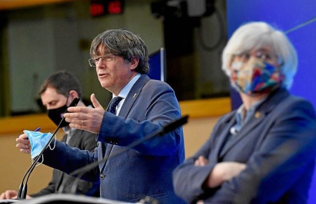 Catalunya. Puigdemont denuncia la presión de los eurodiputados españoles