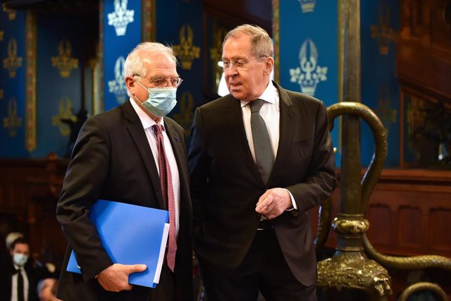 Borrell pide liberar Navalni y Rusia le reprocha los presos políticos catalanes