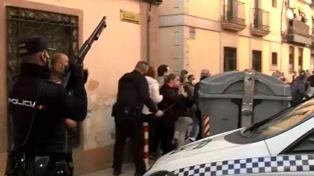 Linares: La Policía hirió el sábado a dos manifestantes con fuego real y lo califica como un "error"
