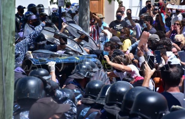 Argentina. Continúa el repudio a la medida tomada por el gobernador Gildo Insfrán de volver a la fase 1 por unos pocos casos (23) de Covid 19 en la provincia