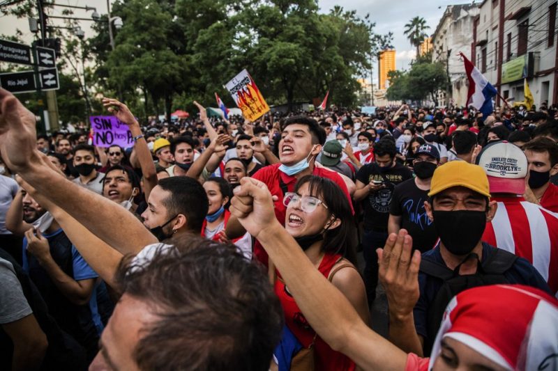 Paraguay: mas de 10 días de movilizaciones con la consigna «que se vayan todos»