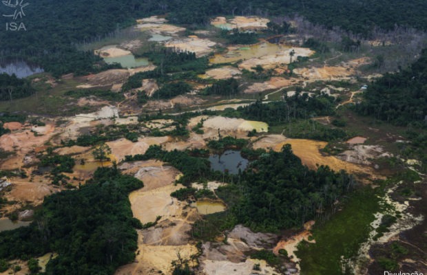 Brasil. Cicatrices en la selva: la minería ilegal avanzó un 30% en Tierra Indígena Yanomami en 2020