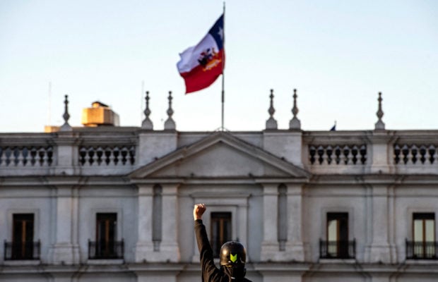 Chile. Candidata a la Convención Constitucional plantea qué debe tener la nueva carta magna: «Nuestra Constitución no es garante de derechos»