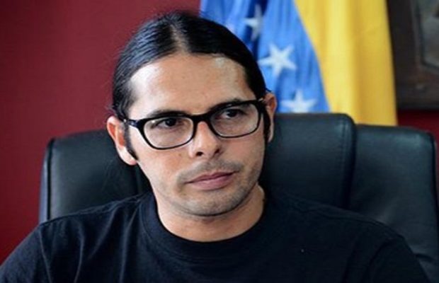 Venezuela. Ministro de Comunicación denuncia que la oligarquía colombiana quiere tapar las verdades de su país agrediendo a otras naciones