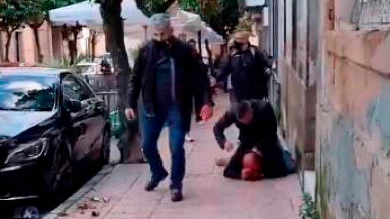 Libertad para los policías que agredieron a un hombre y su hija en Linares