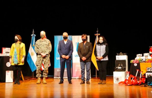 Argentina. Jefe del Comando Sur de los Estados Unidos, Craig Faller, visitó Ushuaia