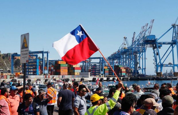 Chile. Sindicatos se declaran en huelga hasta que Piñera revierta ‘freno’ al tercer retiro de las AFP
