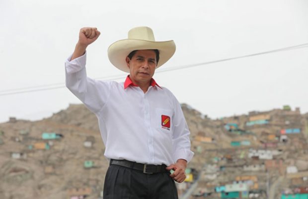 Pensamiento crítico. Pedro Castillo Terrones, ¿un Chávez en Perú?