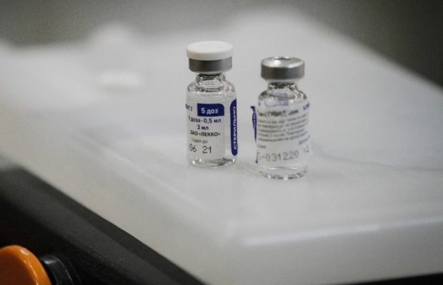 Brasil. Sputnik V denunció al ente regulador local por difundir fake news sobre su vacuna