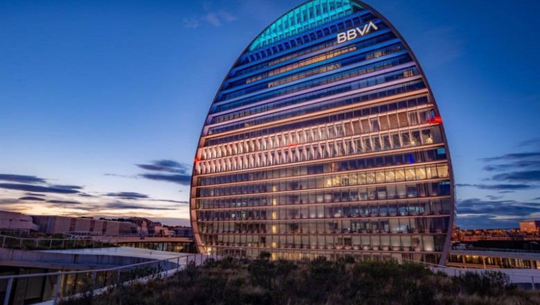 BBVA despedirá a 3.798 empleados -casi 400 en Andalucía- y cerrará 530 oficinas