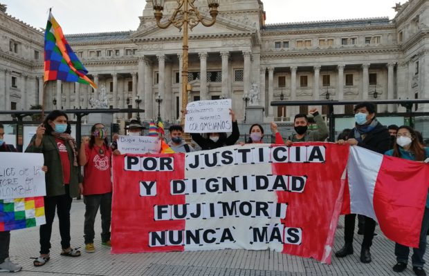 Argentina. Protestas en diversas ciudades con la consigna Fujimori «Nunca Más» (fotos)