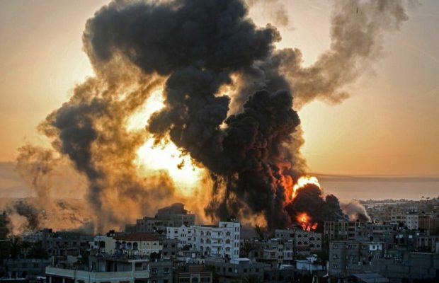 Palestina. HOLOCAUSTO: Esta noche en Gaza: 83 civiles fallecidos, incluidos 17 niños y 388 heridos de los cuales 115 son niños y 50 mujeres /Israel prepara la invasión por tierra