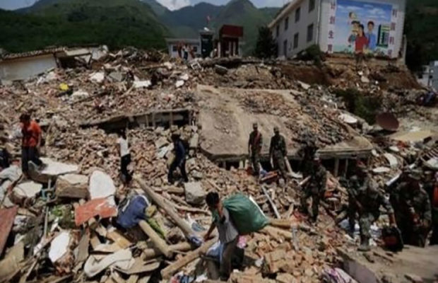 China. Evacúan 21 mil habitantes de provincia tras terremoto